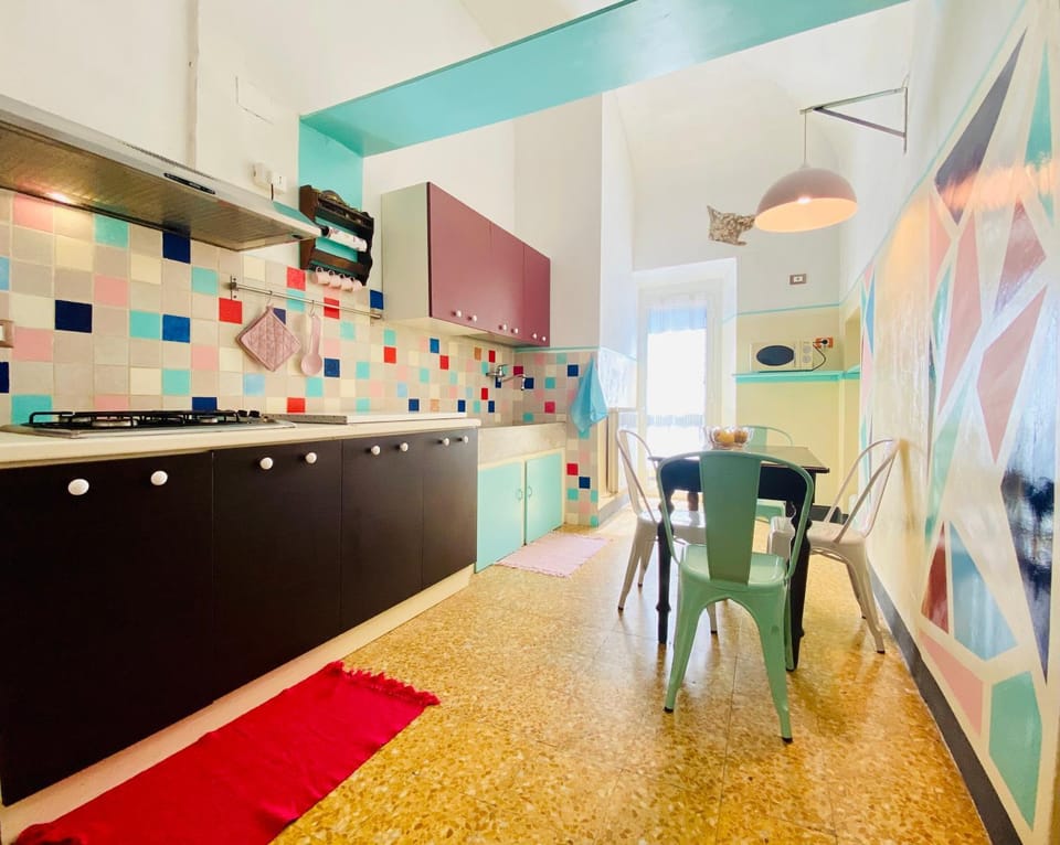 DIMORA Concept- Casa D'arte e Vacanze - Free parking Apartment in Finale Ligure