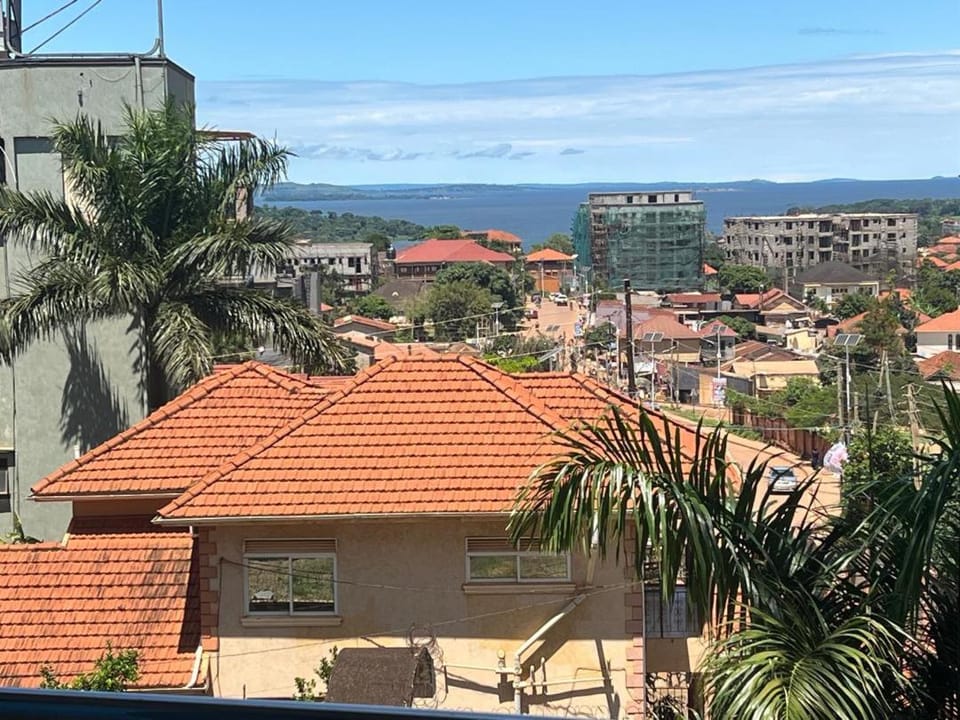 Three bedroom place with lake view Apartment in Kampala