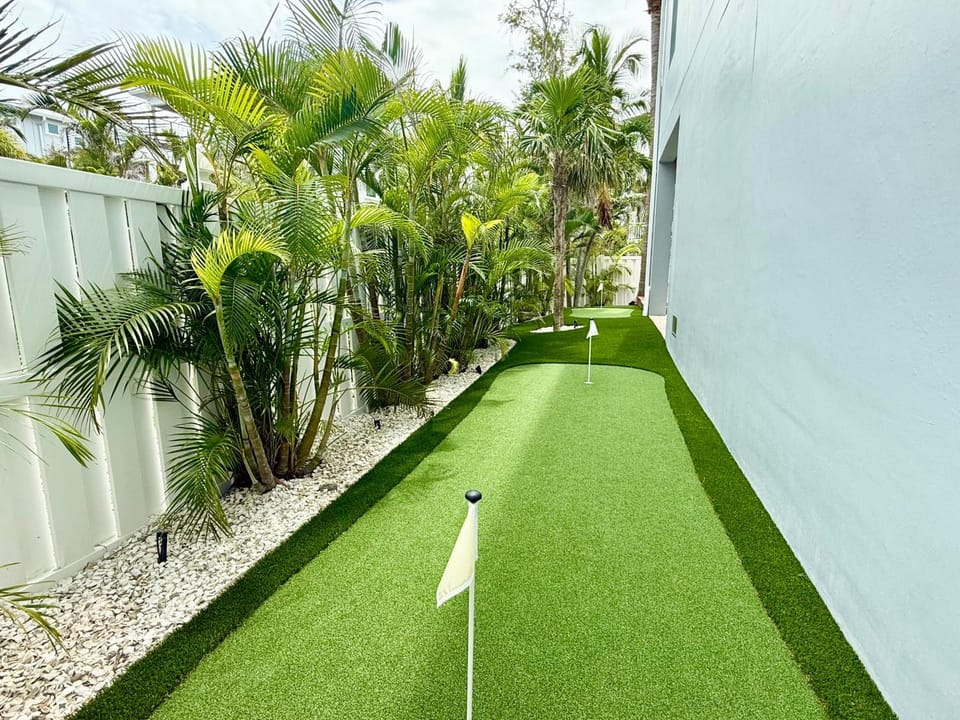 Minigolf, Garden view