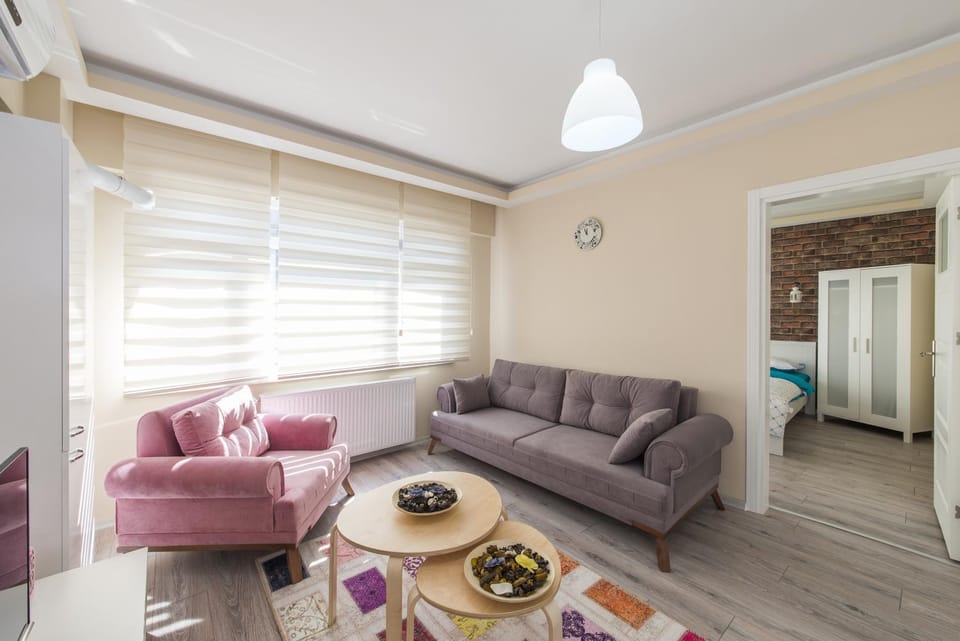 Day, Living room