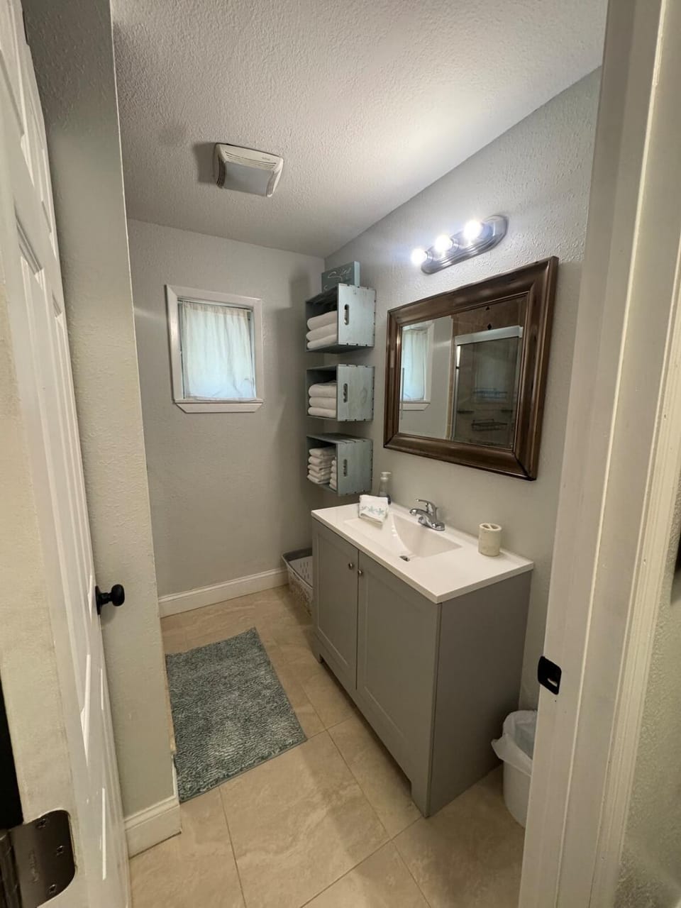 Old Homosassa Living! Seconds to all the action! House in Homosassa