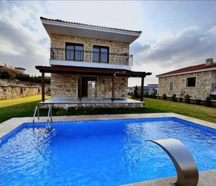 Charming Villa with Swimming Pool House in İzmir Province