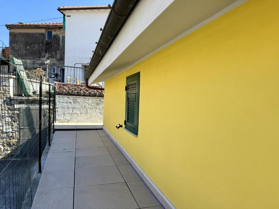 Property building, Day