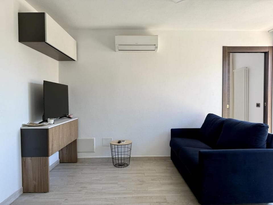 TV and multimedia, Living room, air conditioner