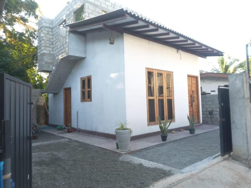 Surf Rest House Villa in Southern Province