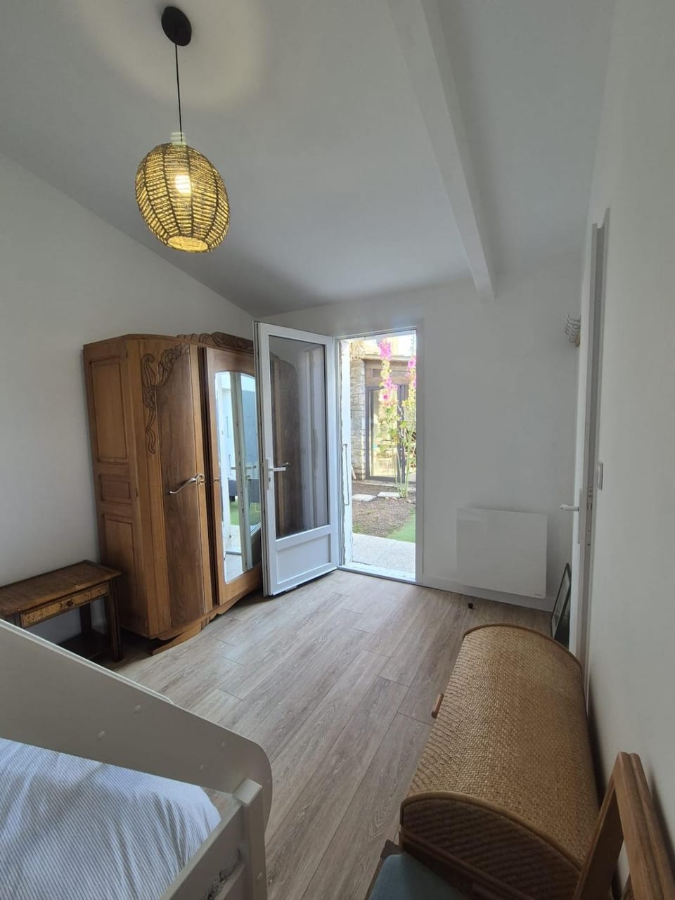 Bedroom, wardrobe