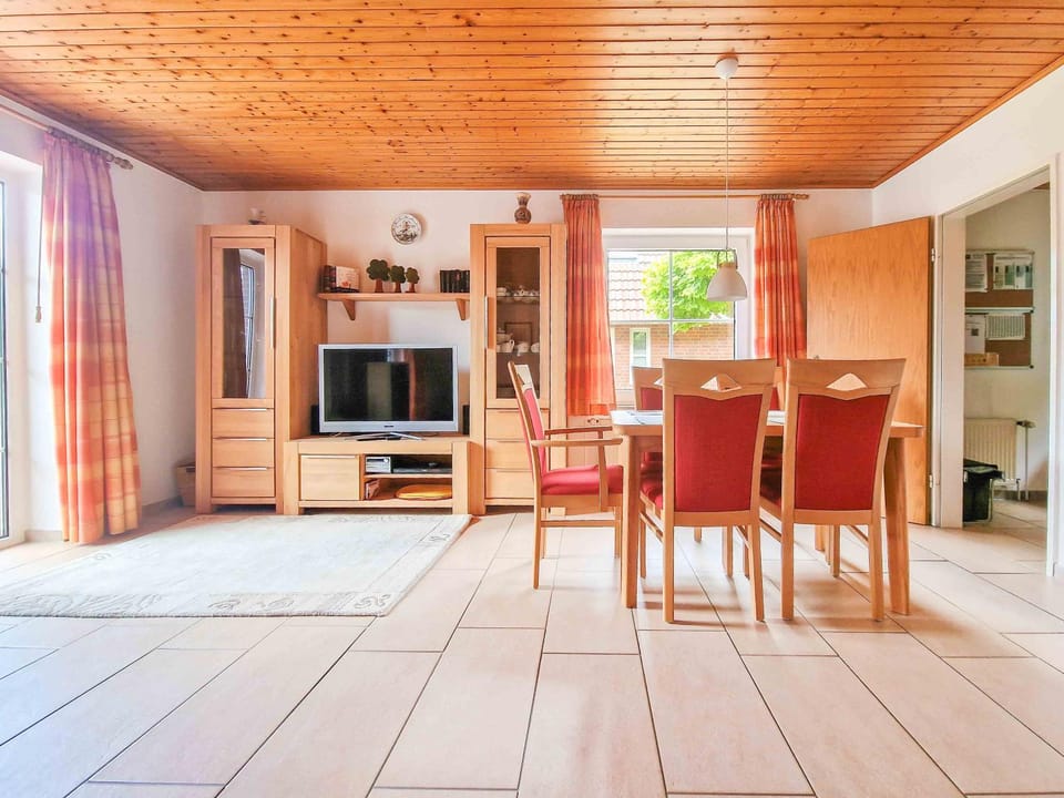 TV and multimedia, Living room, Dining area