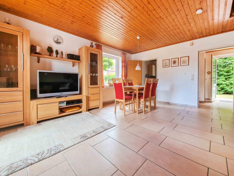 TV and multimedia, Living room, Dining area