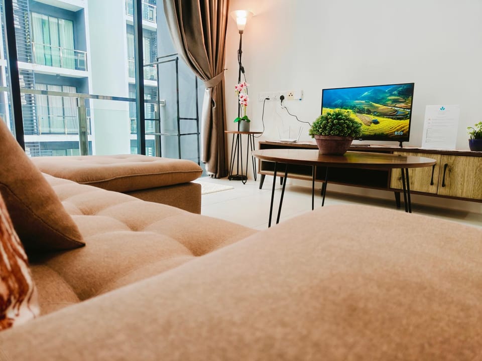 TV and multimedia, Living room, Seating area, Evening entertainment