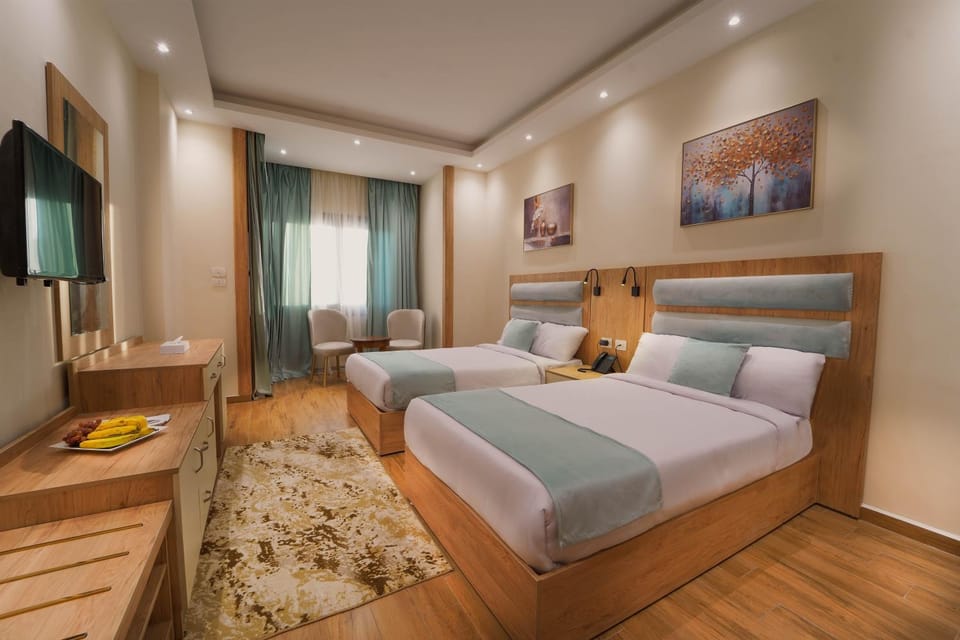Bed, TV and multimedia, Bedroom