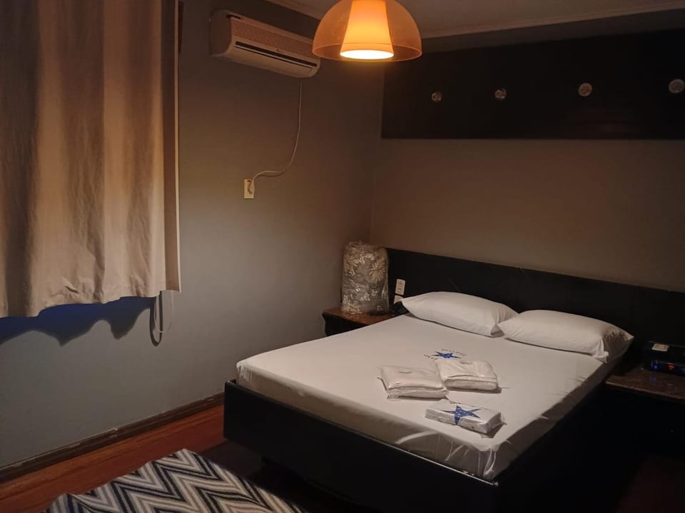 Photo of the whole room, towels