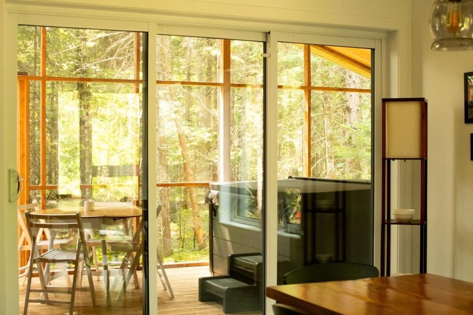 Spa Relaxation Forest & River - Le Marmontin House in Quebec