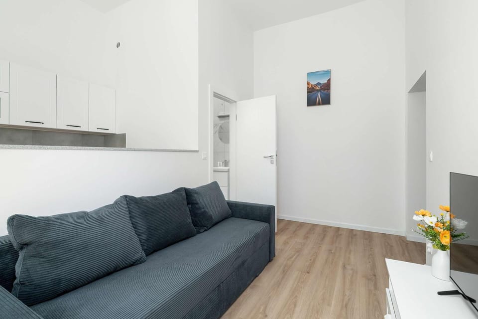 TV and multimedia, Kitchen or kitchenette, Living room, Seating area