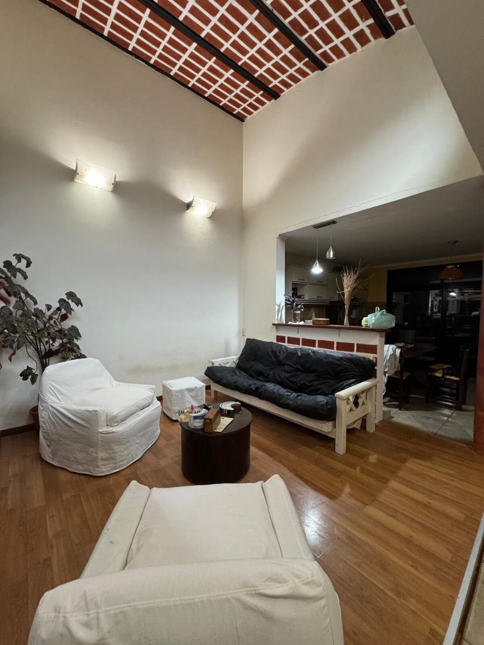 Bed, TV and multimedia, Living room, Photo of the whole room, Seating area, Bedroom