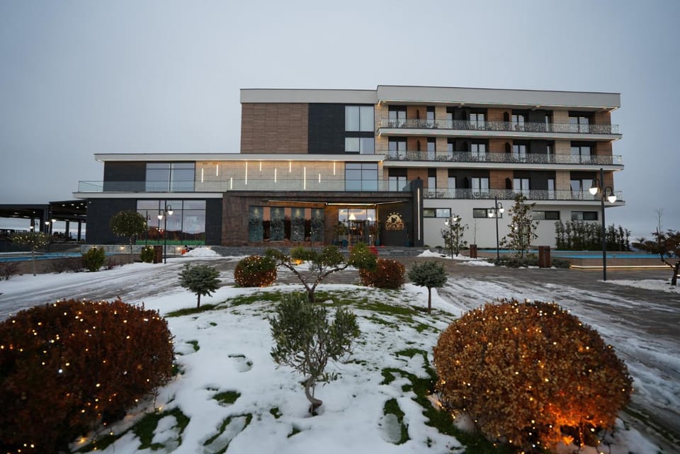 Property building, Day, Winter
