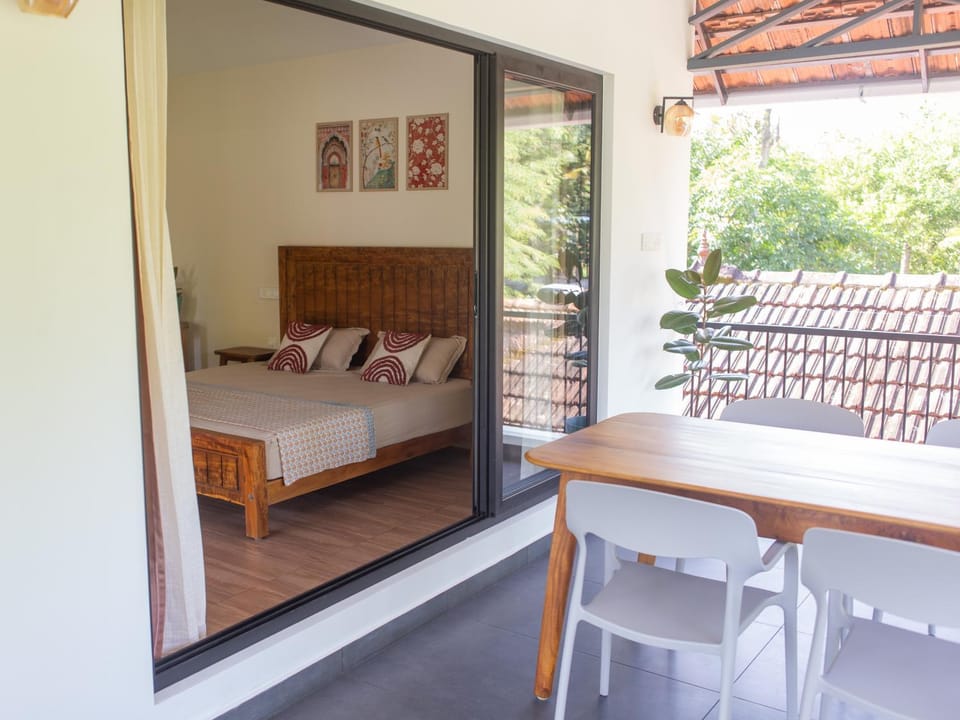 Bed, Balcony/Terrace, Dining area, Bedroom