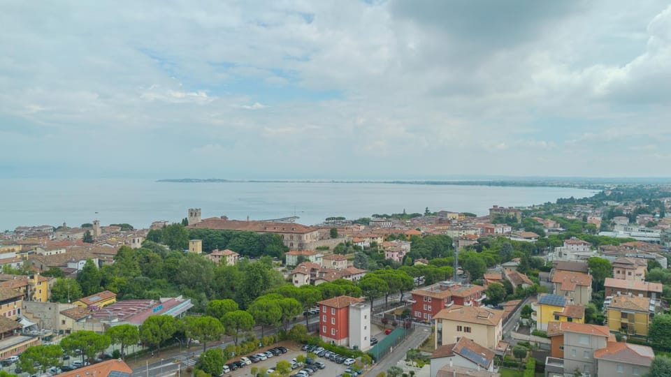 Nearby landmark, Day, Neighbourhood, Bird's eye view, City view