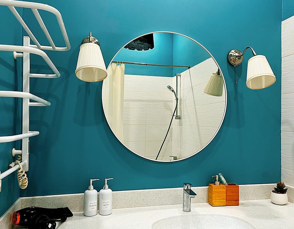 Bathroom, towels
