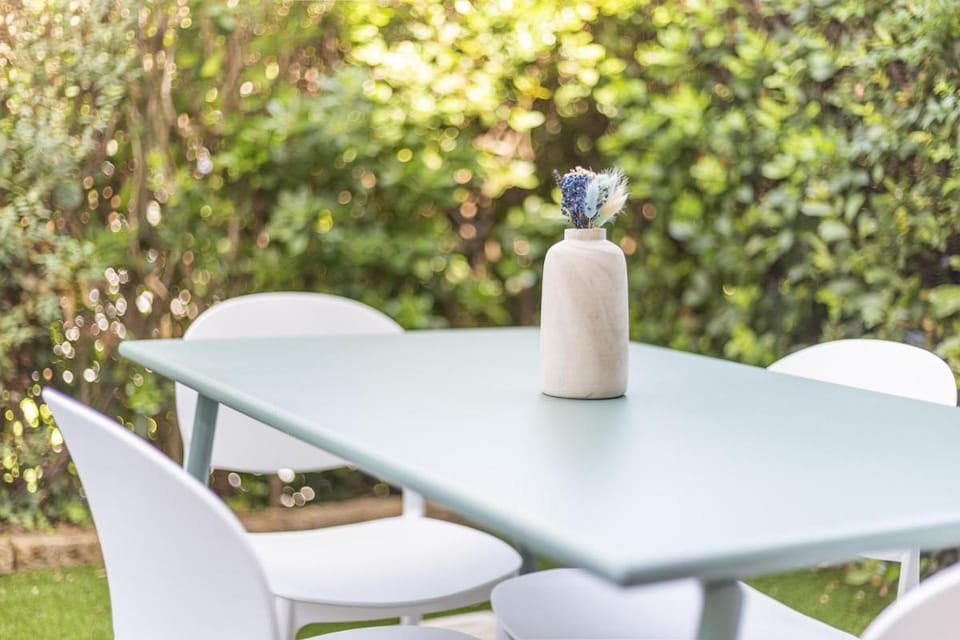 Spring, Day, Garden, Dining area, Garden view