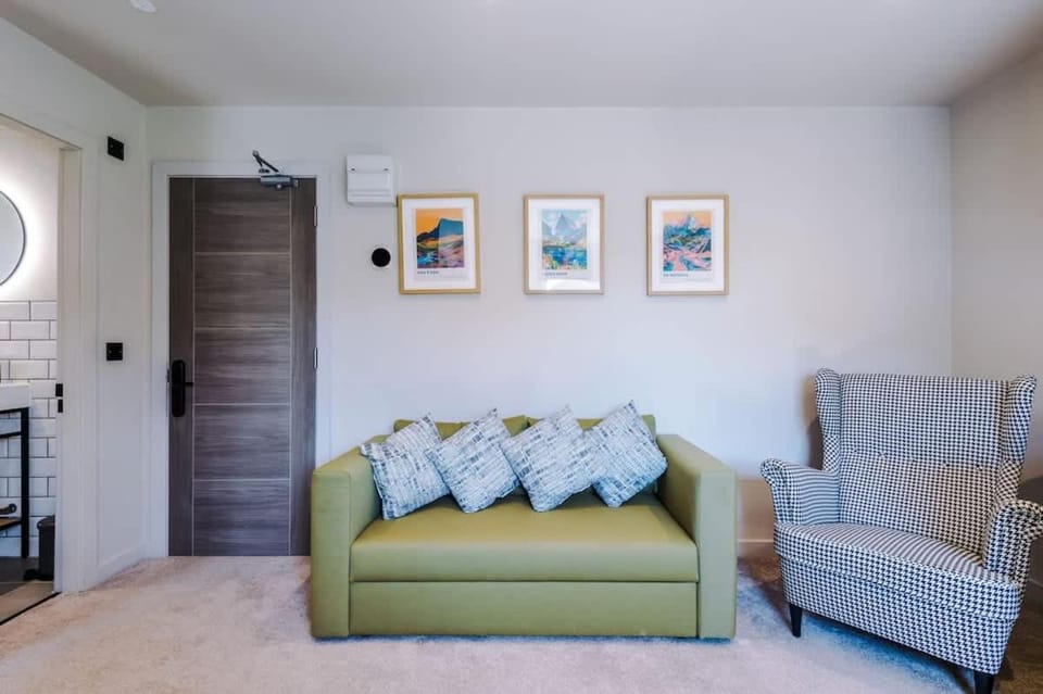 Stylish 1BR Apartment with EV Parking Apartment in Llandudno