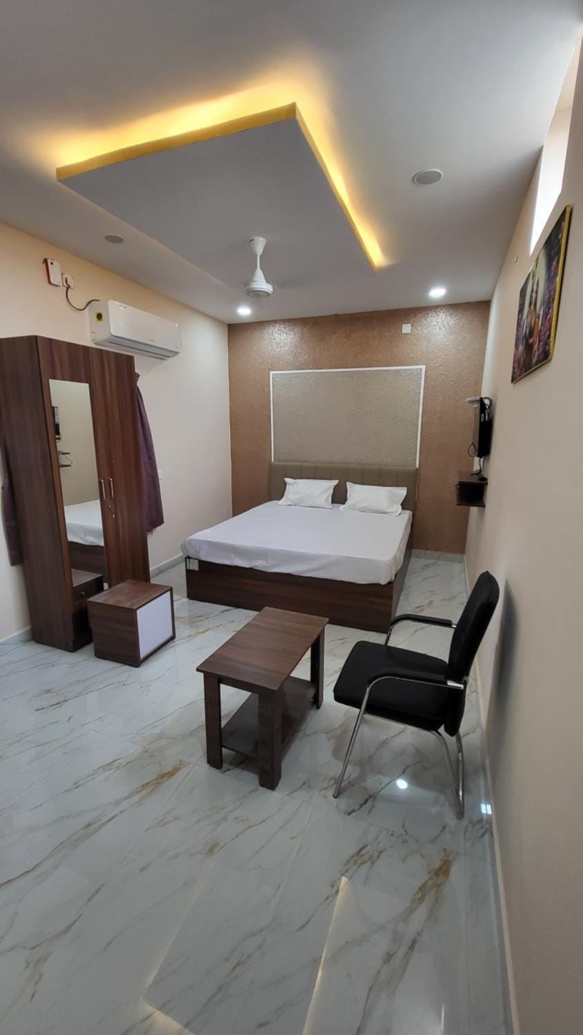 Seating area, Bedroom, hair dresser, wardrobe