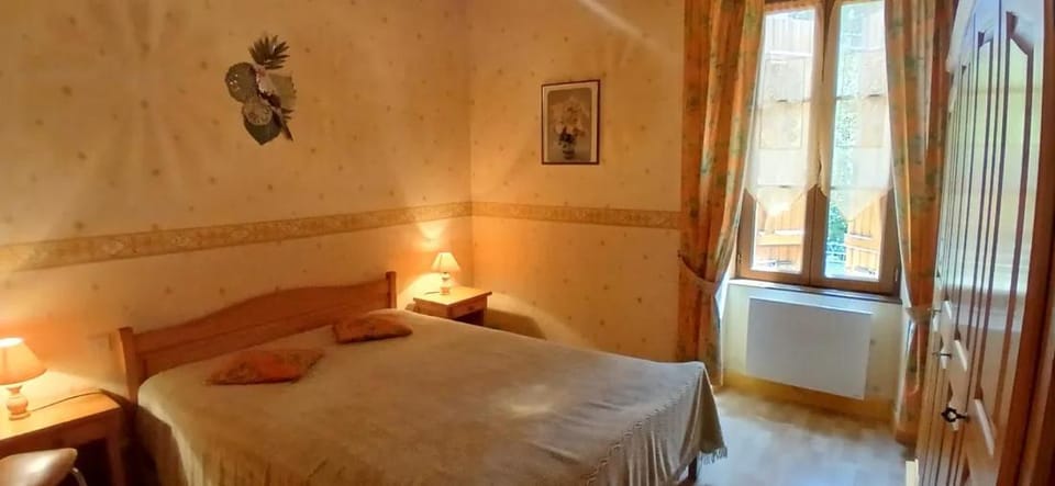 Agréable petite maison de vacances - 3 pers - à la campagne - Chéniers, Creuse House in Nouvelle-Aquitaine