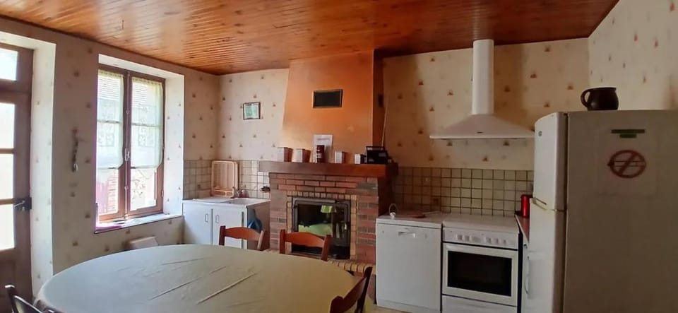 Agréable petite maison de vacances - 3 pers - à la campagne - Chéniers, Creuse House in Nouvelle-Aquitaine