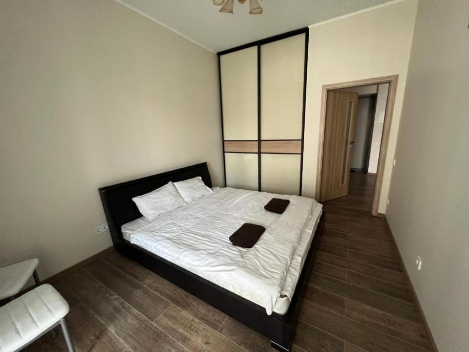 FORUM APARTMENT новобуд з приватним БОМБОСХОВИЩЕМ та приватним ПІДЗЕМНИМ ПАРКІНГОМ Apartment in Lviv