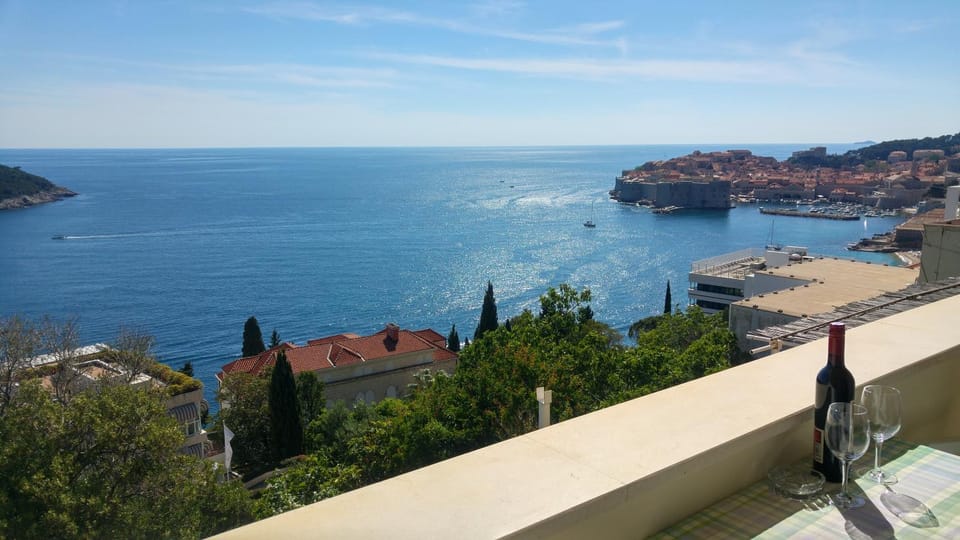 City view, Sea view