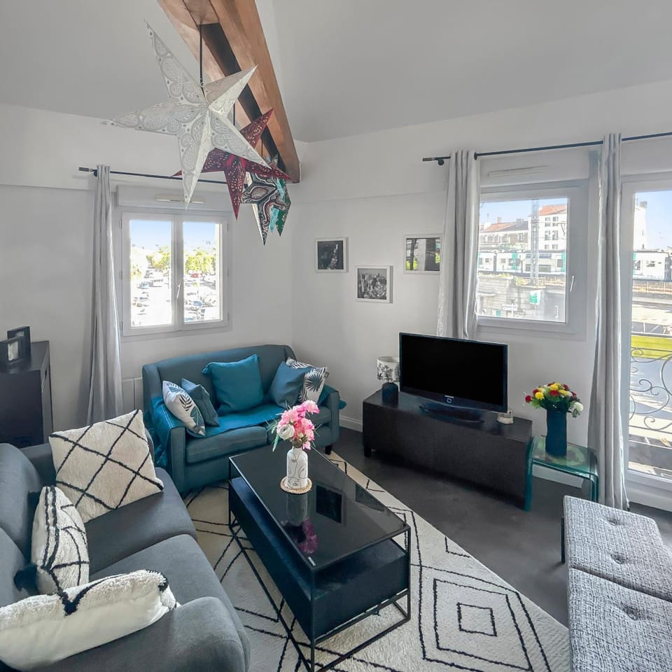 Communal lounge/ TV room, Living room