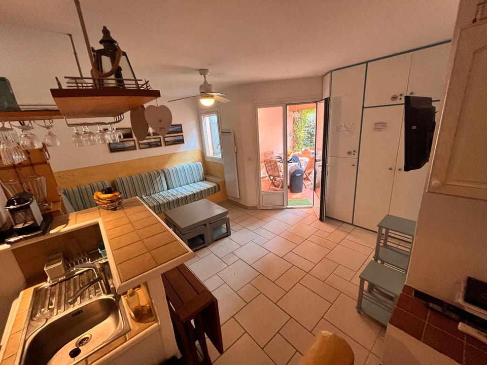 TV and multimedia, Kitchen or kitchenette, Dining area