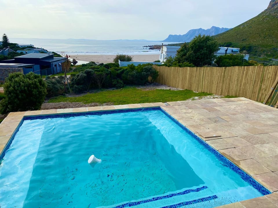 Hot Tub, Swimming pool