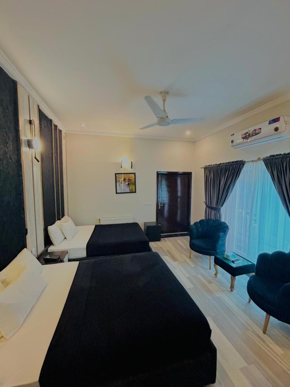 Photo of the whole room, Bedroom, air conditioner