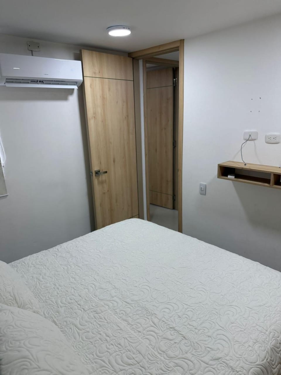 Bed, Photo of the whole room, Bedroom, wardrobe