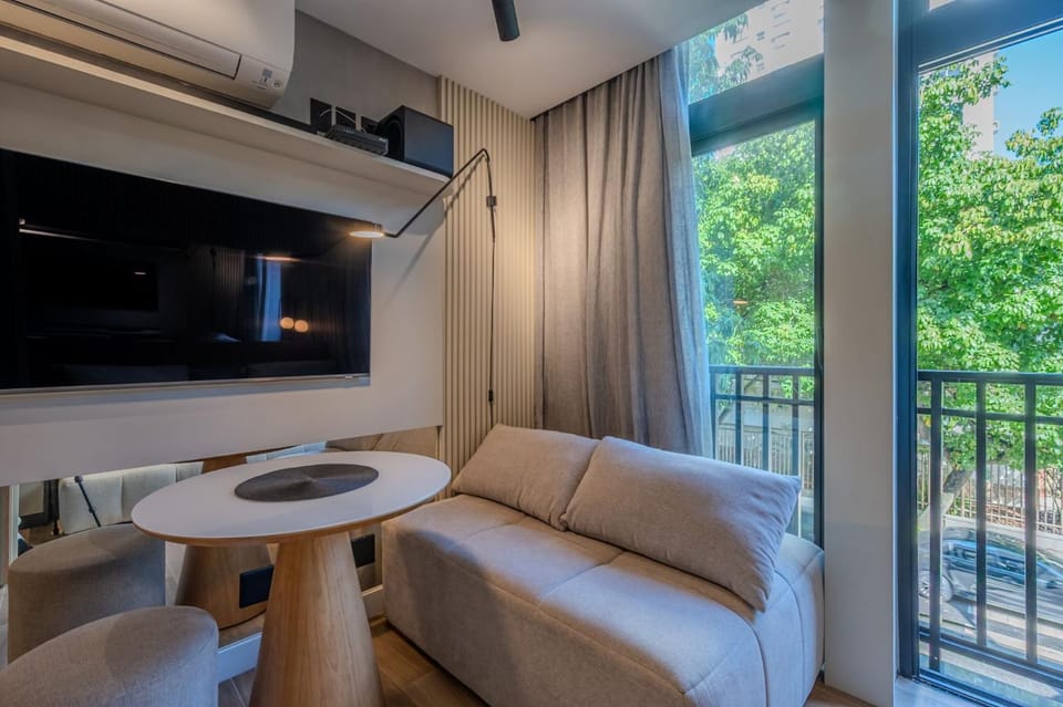 TV and multimedia, View (from property/room), Balcony/Terrace, Living room, Seating area