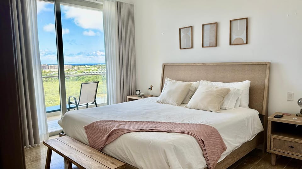 Bed, Natural landscape, Photo of the whole room, Bedroom
