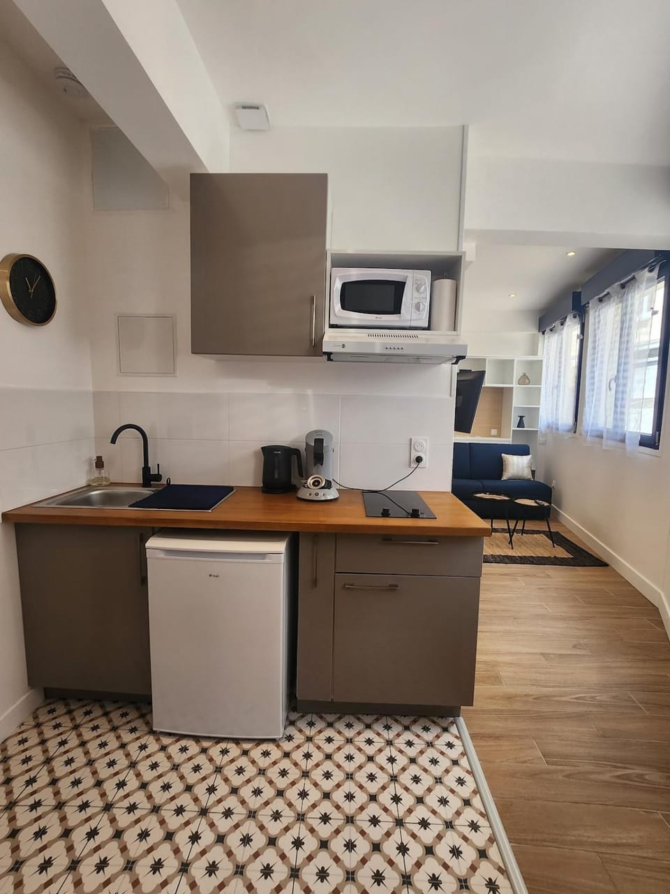 Kitchen or kitchenette