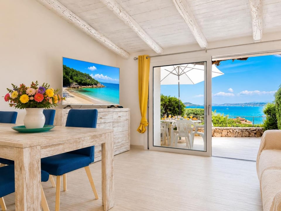 Balcony/Terrace, Living room, Seating area, Dining area, Sea view