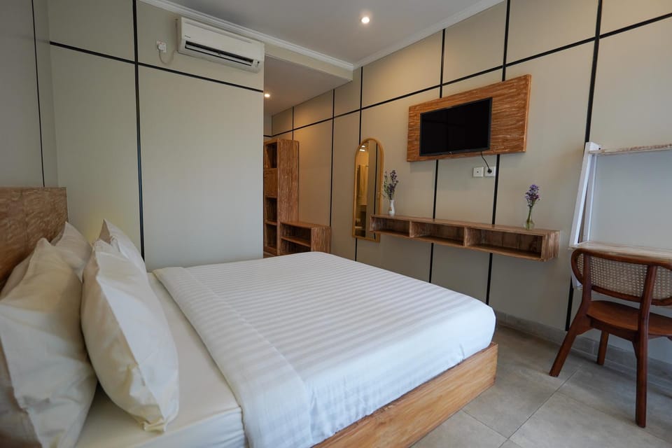 Bed, TV and multimedia, Bedroom, air conditioner