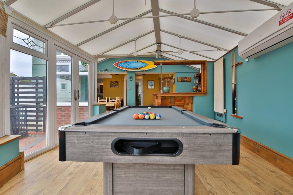 The Family Nest – Swansea 4 Bedroom Retreat Bed and Breakfast in Wales