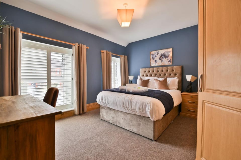 The Family Nest – Swansea 4 Bedroom Retreat Bed and Breakfast in Wales