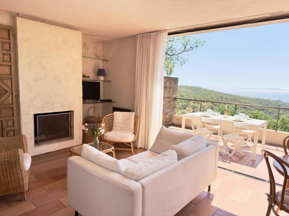 House in Bormes-les-Mimosas, Cap Benat Villa in Bormes-les-Mimosas