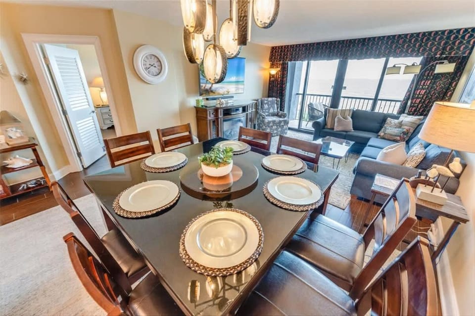 Myrtle Beach Stunning Condo w Ocean Views & Pools House in Myrtle Beach