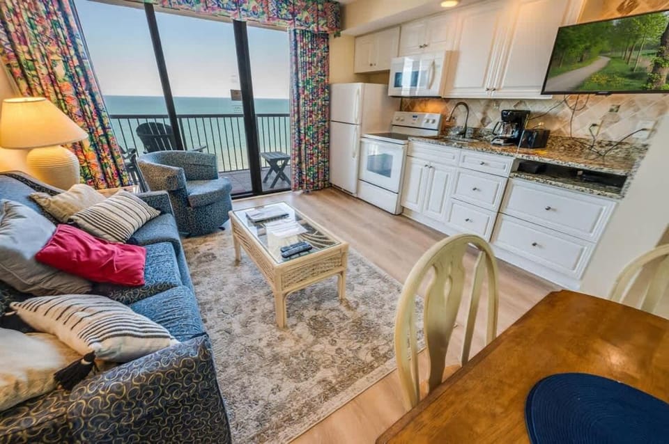 NEW Upscale1BR Direct Oceanfront View,King,Pools House in Myrtle Beach