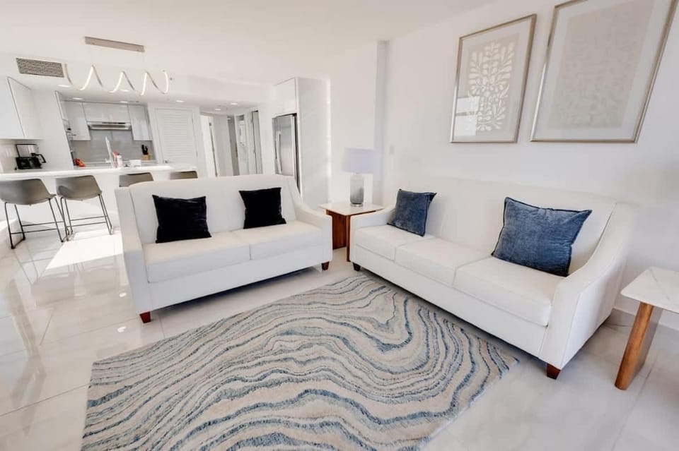 New Remodeled 3BR Beach Colony Resort, Oceanfront House in Myrtle Beach
