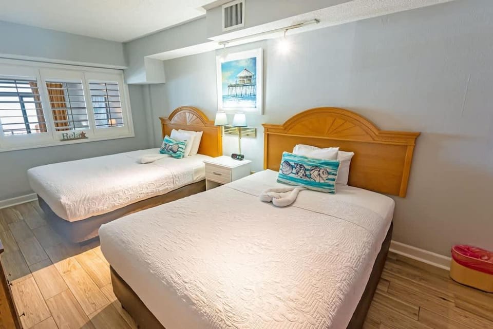 New Remodeled Oceanfront, Beach Cove Direct Views House in North Myrtle Beach