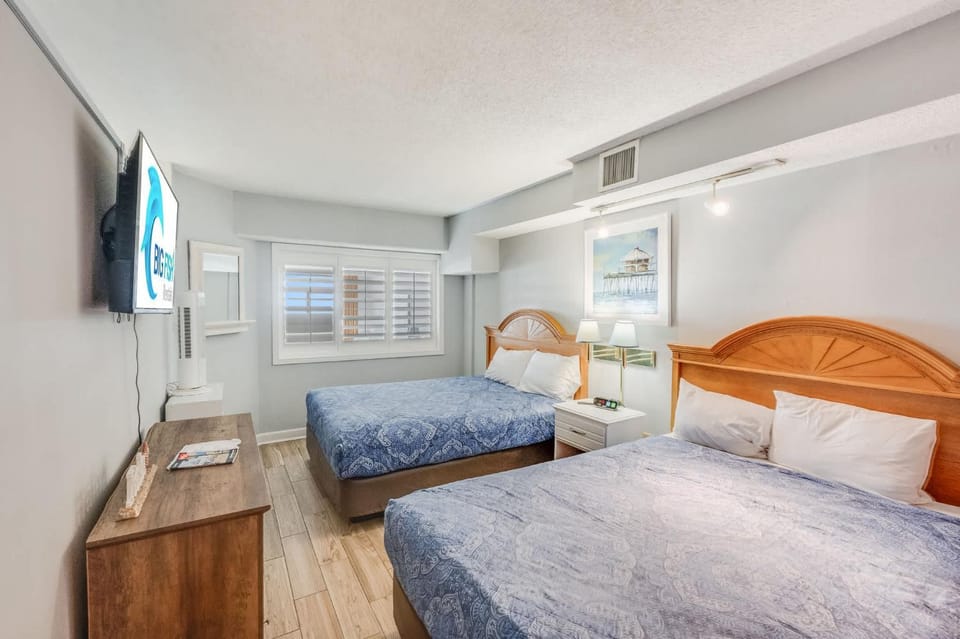 New Remodeled Oceanfront, Beach Cove Direct Views House in North Myrtle Beach
