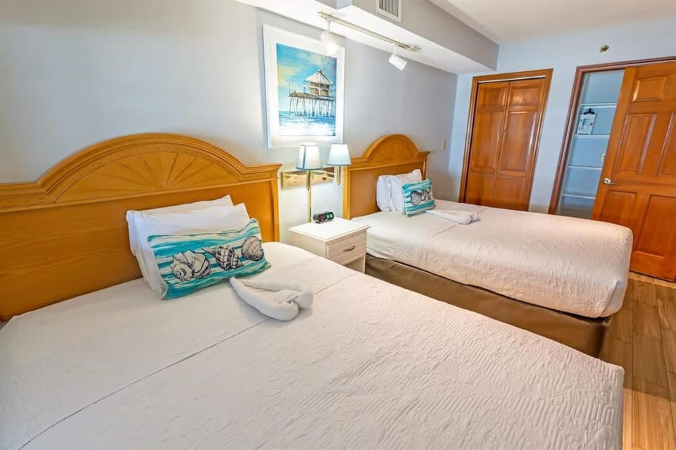New Remodeled Oceanfront, Beach Cove Direct Views House in North Myrtle Beach