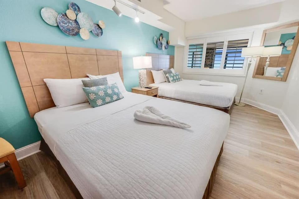 Low Floor 1BR, Direct Oceanfront Beautiful, Pools House in North Myrtle Beach