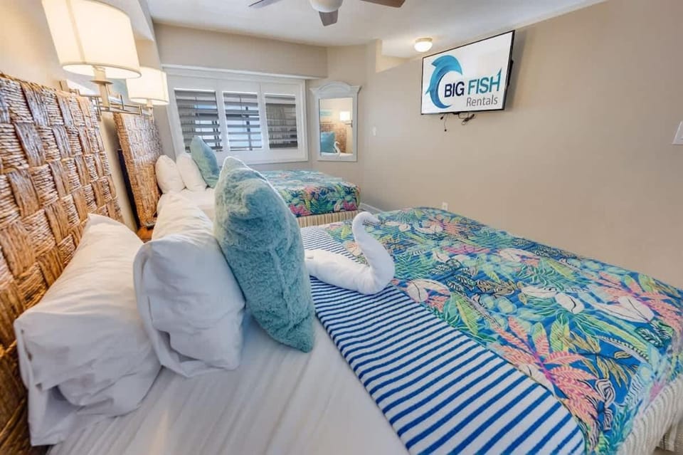 WOW Newly Updated Ocean Front Condo with New Pools House in North Myrtle Beach